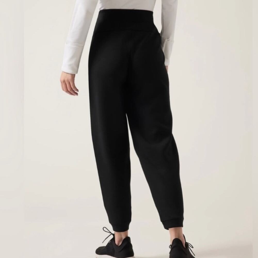 NWT Athleta Get Set Black Loose Fit Jogger Pull On Pants M - Picture 2 of 7